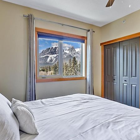 캔모어 Spectacular Mountain View Corner Unit Pool Hot Tub Park Pass 아파트 외부 사진