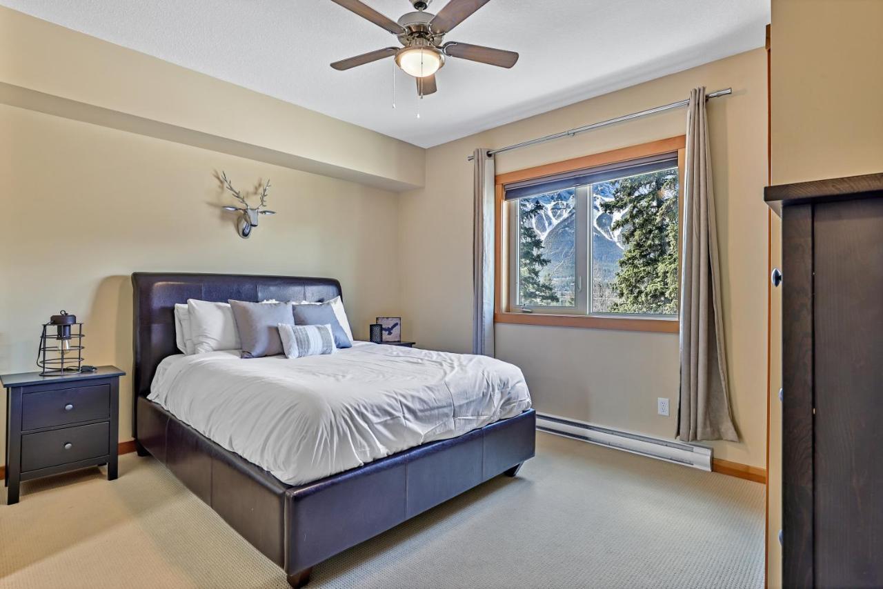 캔모어 Spectacular Mountain View Corner Unit Pool Hot Tub Park Pass 아파트 외부 사진