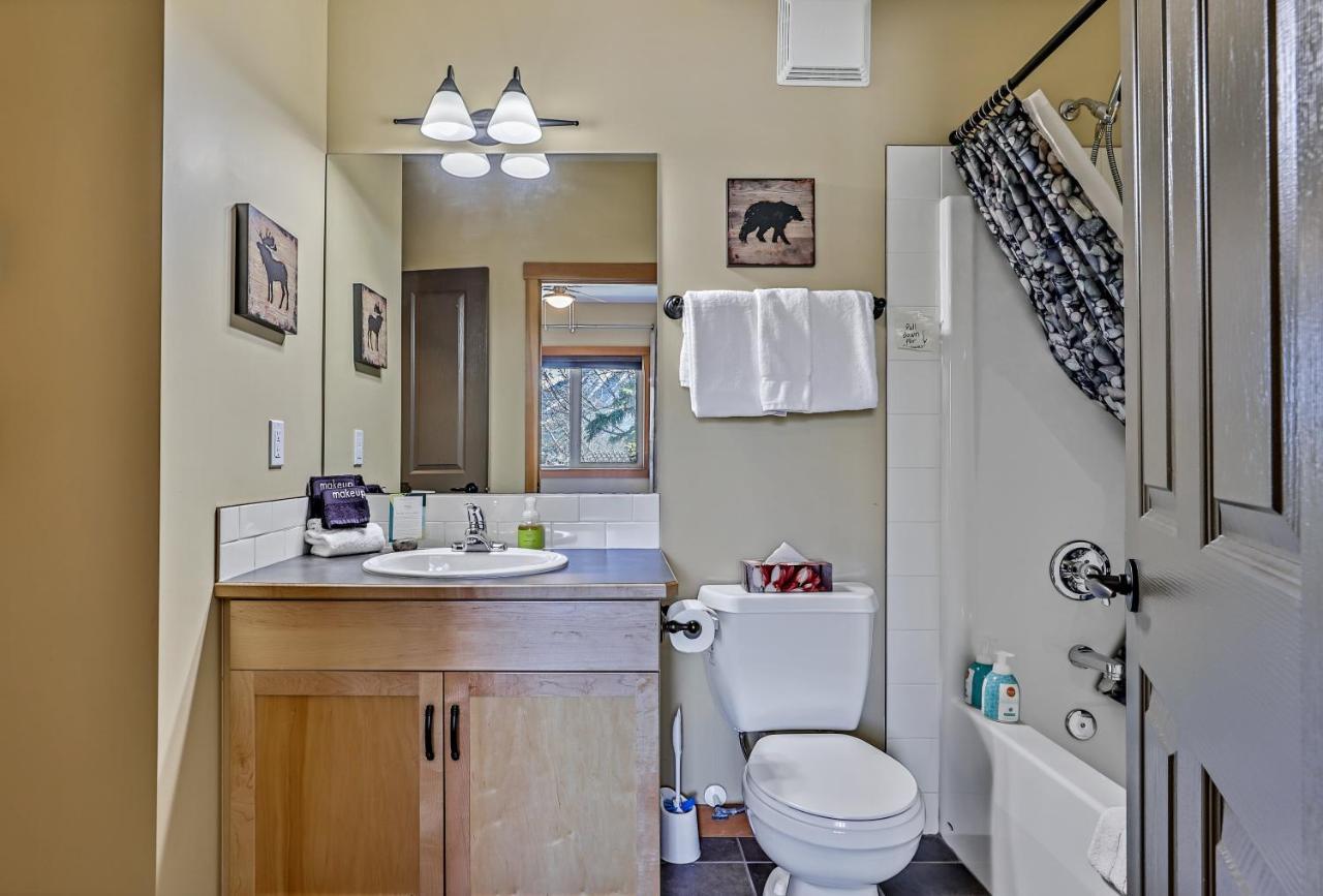 캔모어 Spectacular Mountain View Corner Unit Pool Hot Tub Park Pass 아파트 외부 사진