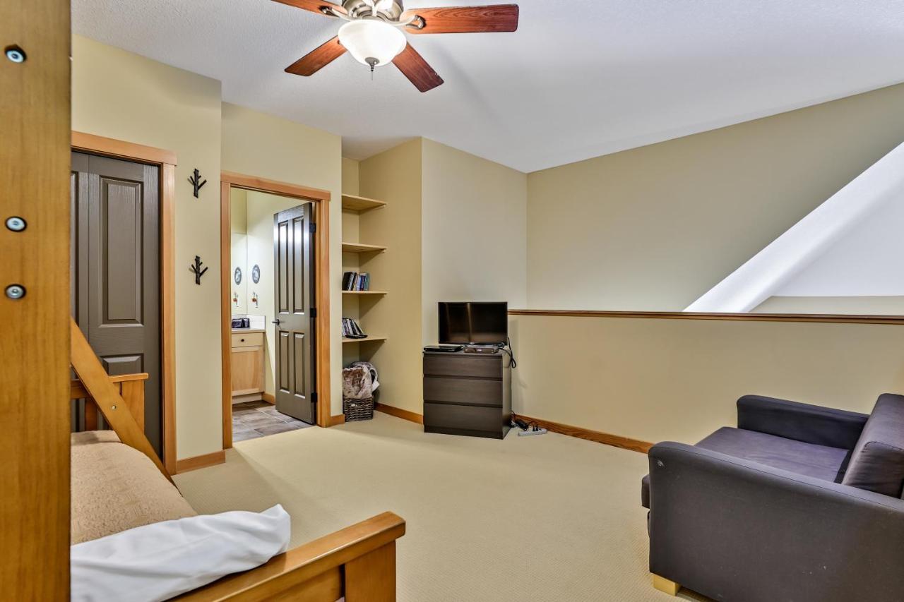 캔모어 Spectacular Mountain View Corner Unit Pool Hot Tub Park Pass 아파트 외부 사진