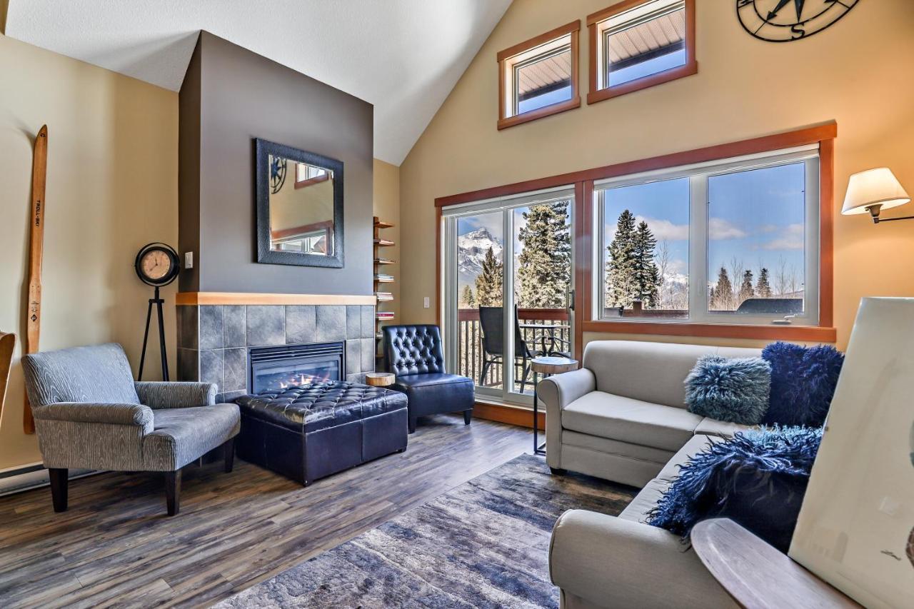 캔모어 Spectacular Mountain View Corner Unit Pool Hot Tub Park Pass 아파트 외부 사진
