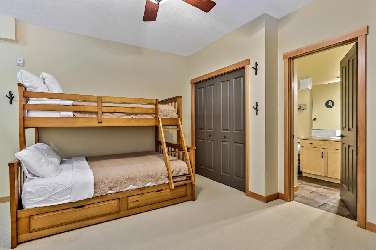 캔모어 Spectacular Mountain View Corner Unit Pool Hot Tub Park Pass 아파트 외부 사진